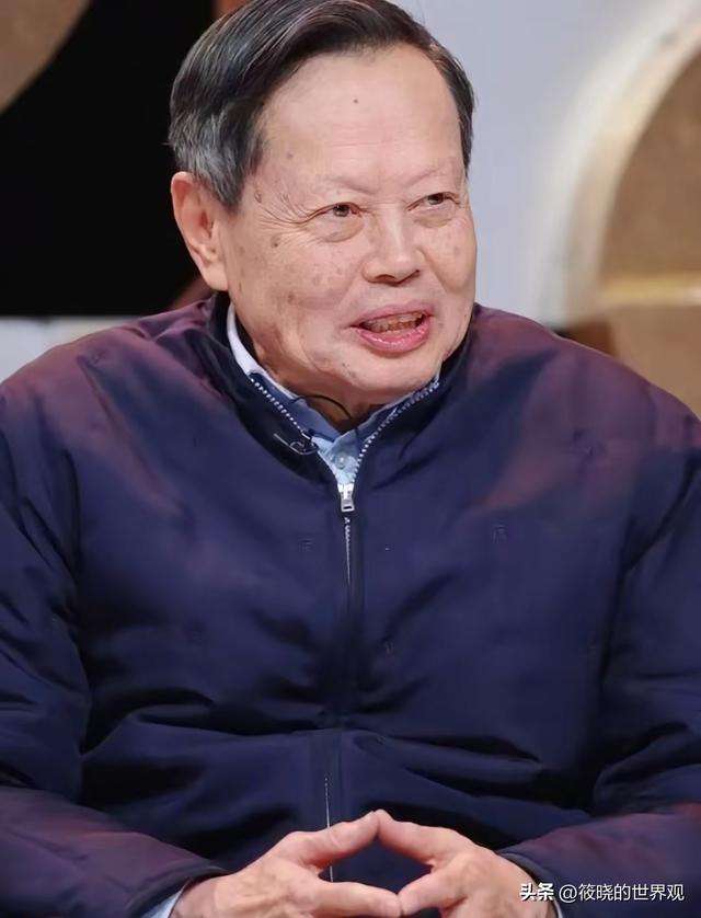 49岁的翁帆也没想到，杨振宁去世后，竟因一个举动实现口碑暴涨