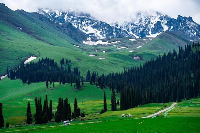 草原花海，塞外江南——超全新疆伊犁旅游攻略