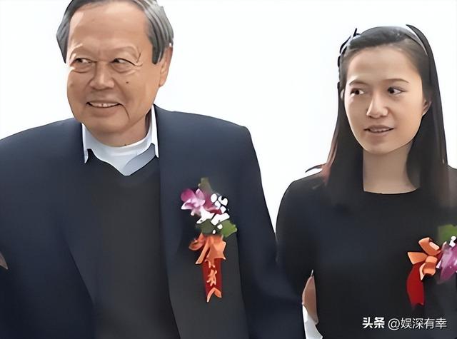恩爱21年抵不过现实！103岁杨振宁已白发衰老，49岁翁帆绚烂如花
