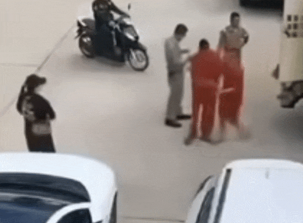 抖音热搜“东南亚第一深情”？越南大嫂为救男友带枪劫法场？