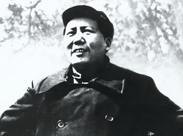 毛主席为何一生不进故宫，终生再未回延安？周总理的谈话道出实情