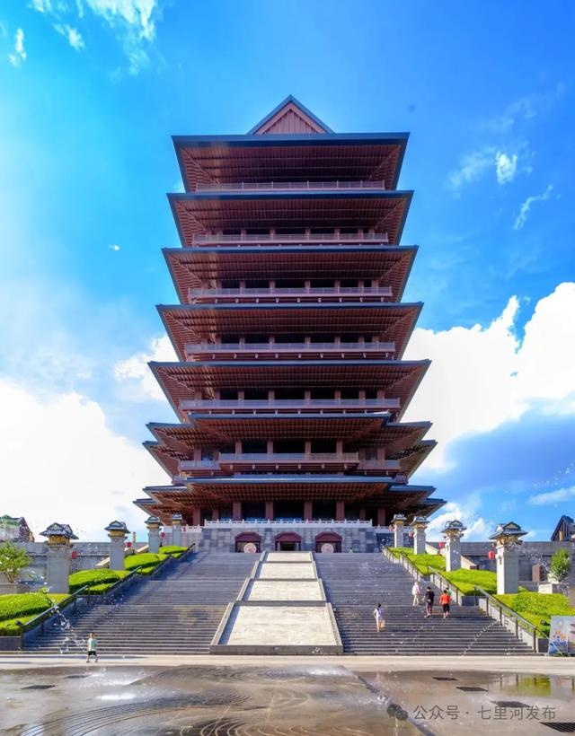 等一场天籁 先逢七里诗意——从黄河楼到奥体的浪漫位移