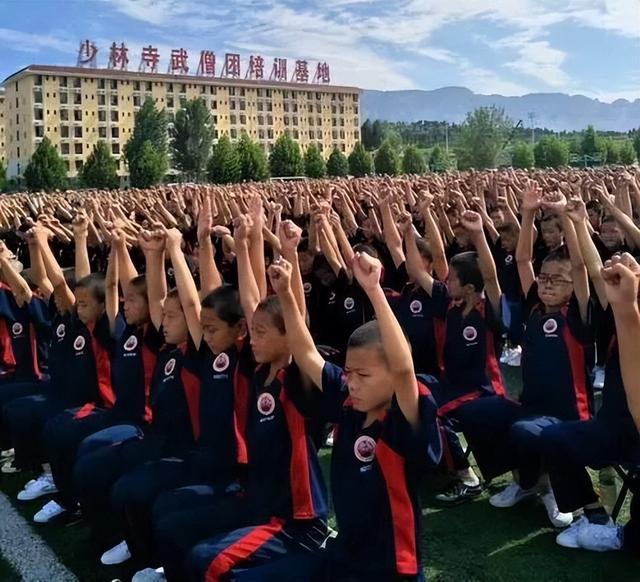 面相早变了！释永信82年旧照曝光，眼长嘴薄脸没肉，一切有迹可循