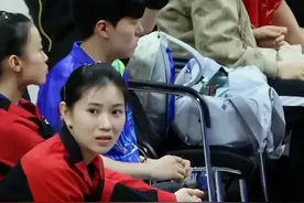 国乒第一美女王添艺，肤白貌美身材高挑，入选巴黎奥运会女队参训图片