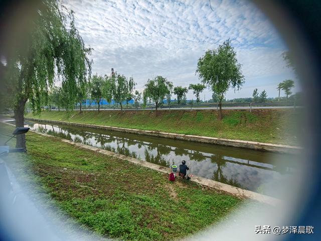 云梦初夏好风光，秦皇河畔醉田园