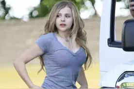 为艺术献身: 科洛·格蕾斯·莫瑞兹（Chloë Grace Moretz）图片