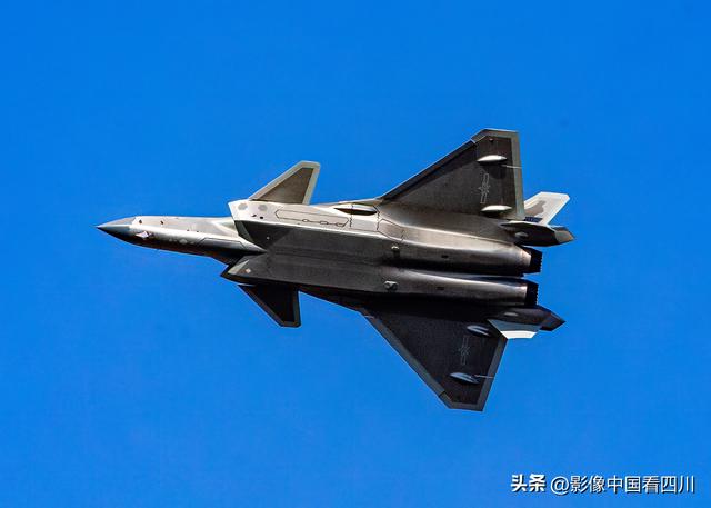 吉林长春：长春航空展上的大国重器