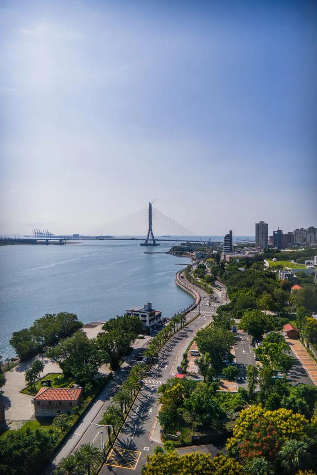 扎哈·哈迪德遗作:台湾淡江大桥即将竣工