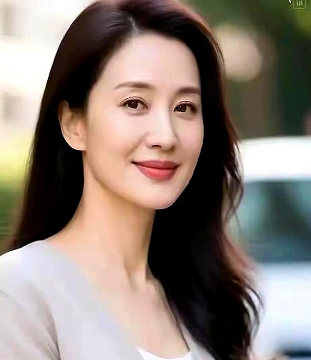 两性关系：40岁后，女人不怕你动手动脚，就怕你动这3样