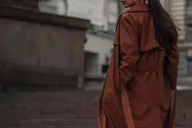 风衣后面那块“多余”的布，是用来干吗的？图片