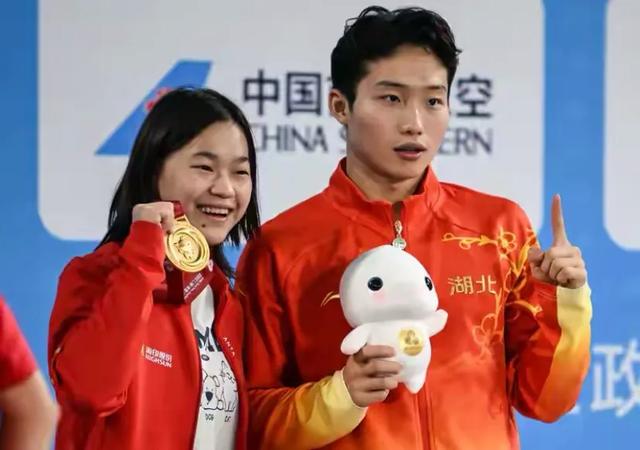 燃爆奥运赛场!陈芋汐全红婵分道扬镳,谁能接班“金牌双保险”?