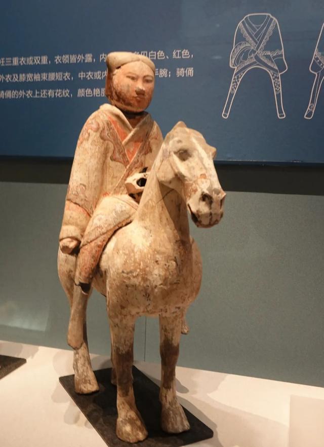 青州博物馆笔记，与他们对视三秒你能不能忍住不笑？青州的微笑