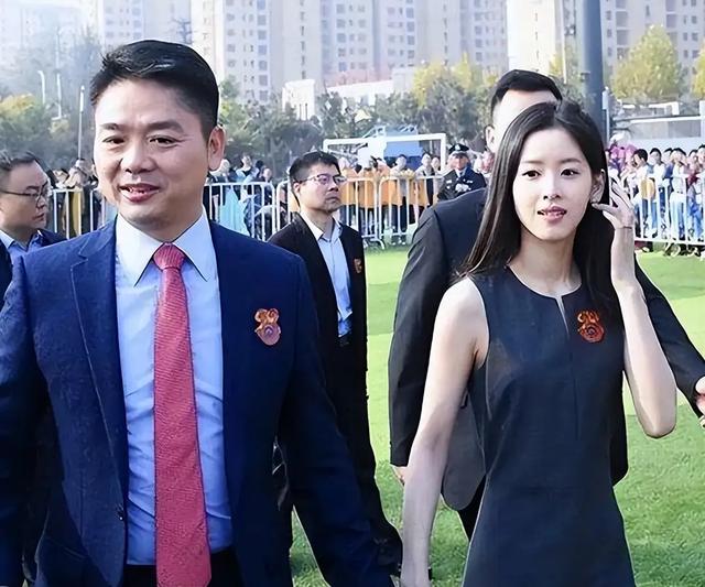 相差19岁又如何?章泽天与刘强东用行动粉碎所有质疑