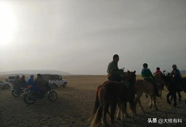 中亚的“欲望之都”，100美元到底能做什么？住高端酒店一晚不够