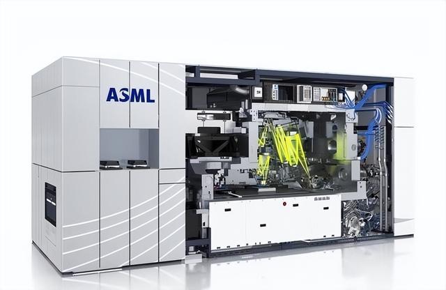 比原子弹还稀有，全世界仅有两个国家掌握，高端光刻机有多难造？