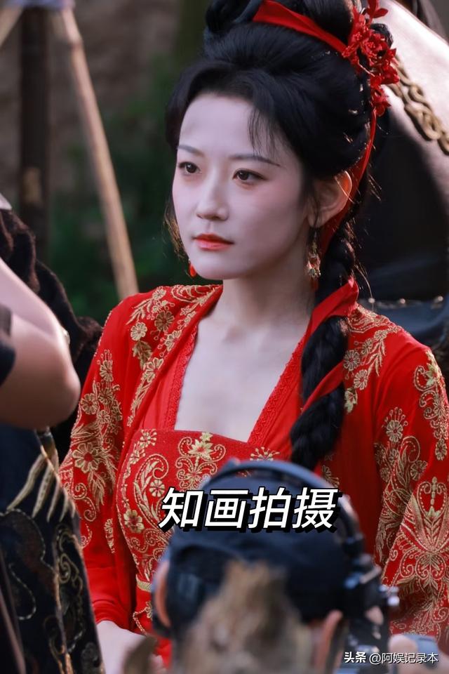 短剧女主离了滤镜差距有多大，看郭宇欣就知道了