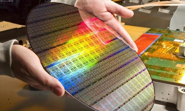 日本若断供23种芯片设备，国产芯片将退至90nm？内行：可能性为0