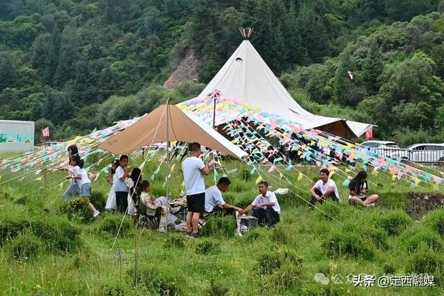 甘肃漳县北沟寺露营基地，20度的夏天藏着风和自由