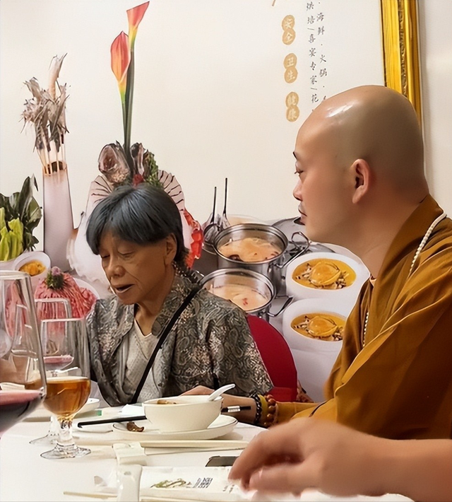 陈光标怒撕遮羞布：梁小龙哪里是病死，分明是被折腾死的！