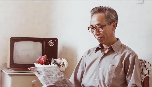 1985年，一场误判让中国付出上万亿的代价，一代巨星含恨去世