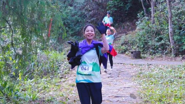 冬日“登峰”邂逅“世遗”！云台山徒步登高穿越赛激情开跑