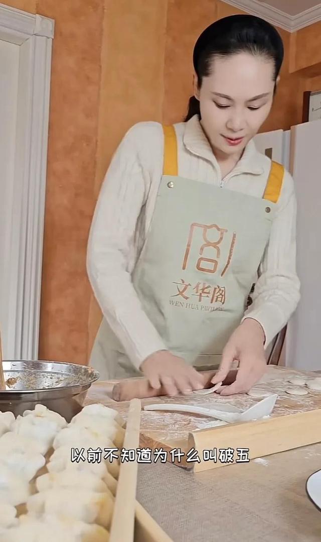 于文华低调生活：住北京郊区别墅，赶集买菜，回应大衣哥引人深思