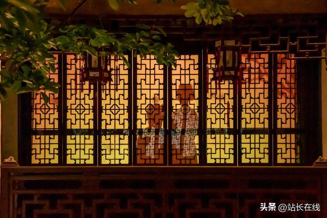 张厅拜堂、沈厅沾财！周庄夜“戏”出旅游新体验