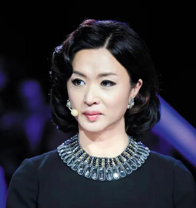 逃到国外半年后，57岁金星近照曝光，这一次她还能被大众原谅吧？