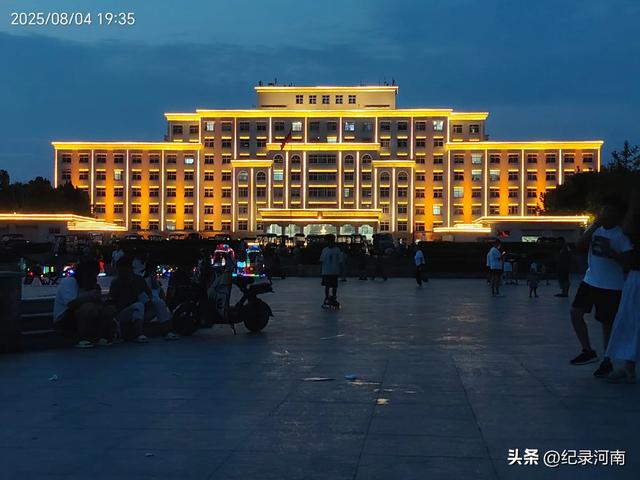 柘城县委书记邢玉富同志网友关于柘城榕湖音乐喷泉开放的呼吁