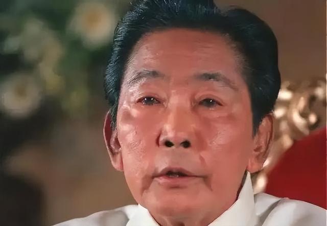 马科斯下台前，菲下任总统接到任务，中国将遭审判？千亿罚单已开