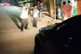 “敢喊叫就杀了你！”缅甸大其力3名男子持枪抢劫，店主被···图片