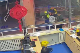 无证+酒驾+妨害公务，“醉”上加罪图片