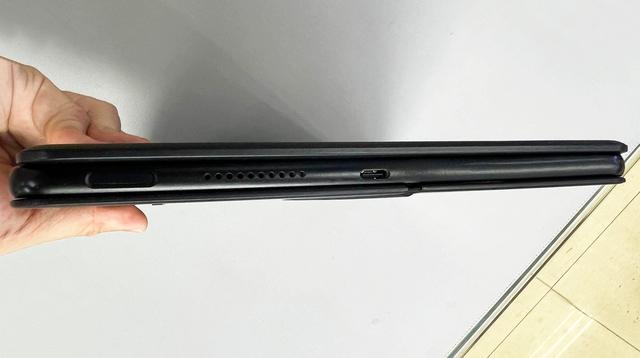 搭载骁龙芯片的国产平板电脑，亮点是2.5k超清屏，win系统流畅用