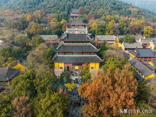 灵隐寺被骂上热搜，知情人爆料：一群和尚围着长条桌，上面堆满钱