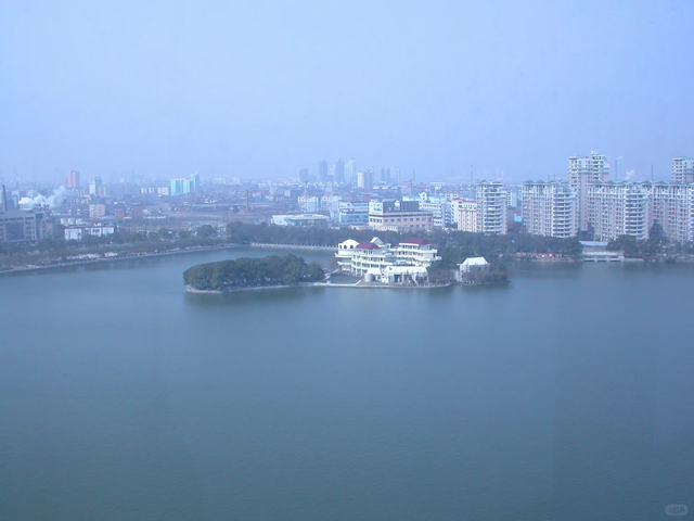 2005年的南昌，八一广场最动容的时代