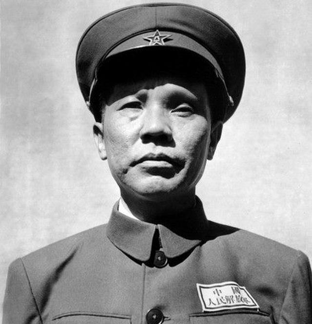 1958年，开国上将要辞职、谁劝都没用，毛主席大怒：把聂荣臻找来