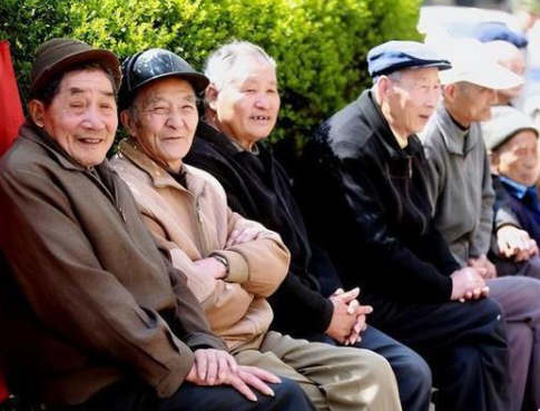 宁愿少拿退休金，也要提前退休？过来人解释了5点，很现实！