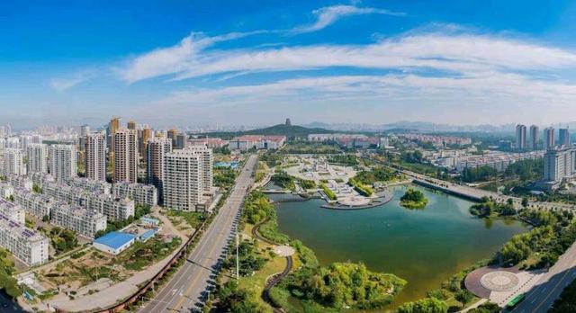 山东面积最小的地级市，比日照、威海还小，常住人口不足400万