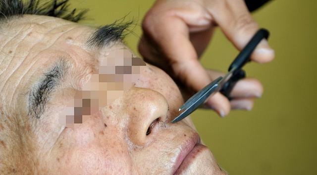 鼻毛总“窜	”出来的男人，暗示了啥？为什么鼻毛会变白？涨知识了