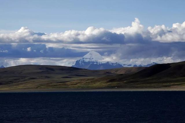 穿越阿里，才算真正到过西藏！万山之祖与百川之源在此相遇。