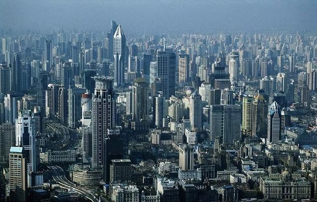 为什么人们害怕强大的中国而不害怕强大的美国？