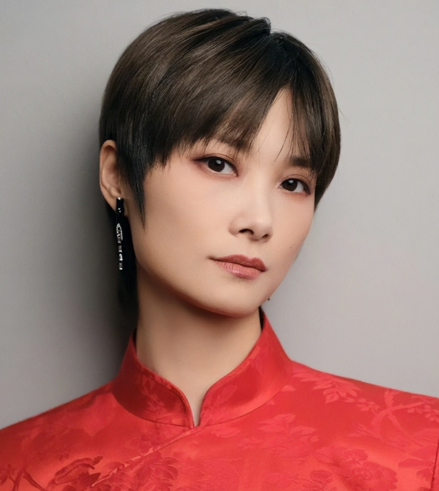 嫁法国老头真相大白5个月后，41岁李宇春近况曝出，一点也不意外