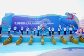 百舸争流，热血沸腾！今天，漕湖又响龙舟鼓图片