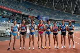 全国室内赛，梁小静世界级起跑夺冠！第二是文化生，大学才练田径图片