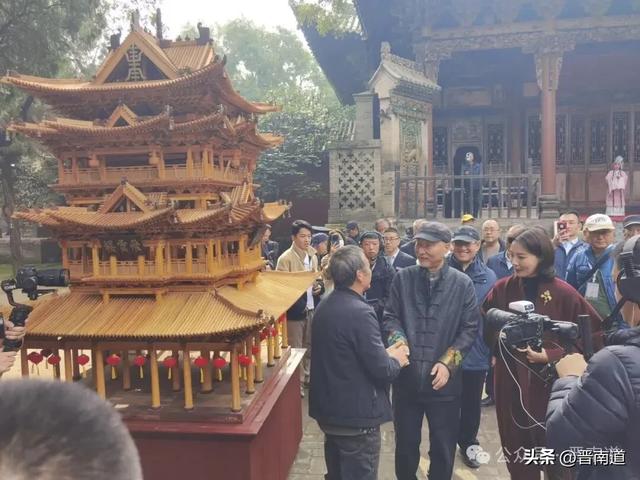 芳菲的文明之旅中的万荣元素