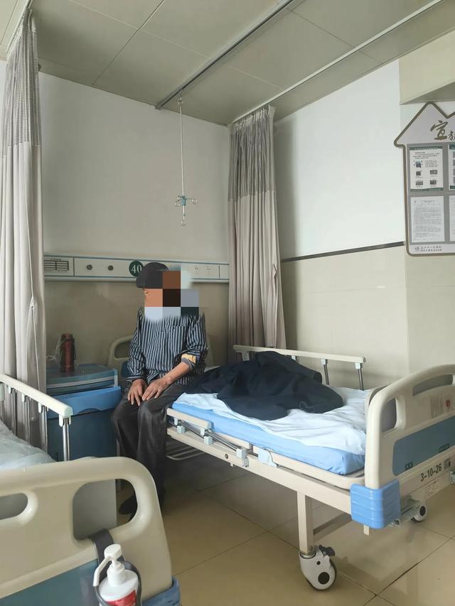 父亲落寞地说，这桶油，你拎去吧。以后，你就是想要，也拿不到喽