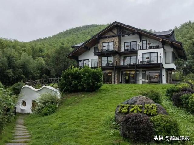 张家界咋成这样了？俩菜宰 844 元，四家店三个鬼秤！游客：再也不来了