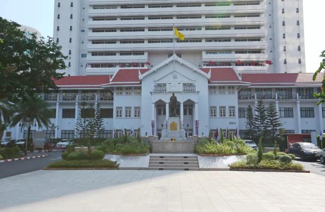 5票对4票，泰法院正式批准，佩通坦痛击洪森后，官复原职还有戏吗