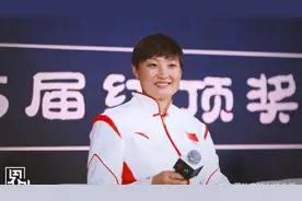 央媒官宣！中国女排迎来大调整，蔡斌去职，世界冠军加盟图片