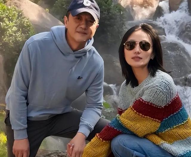笑死了！李亚鹏和海哈金喜宣布离婚，没想到评论区句句都是梗